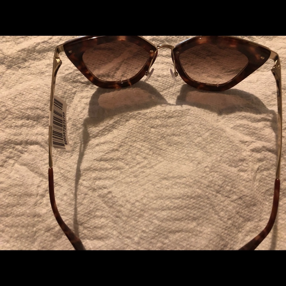 Prada Cinéma Sunglass - Picture 3 of 4